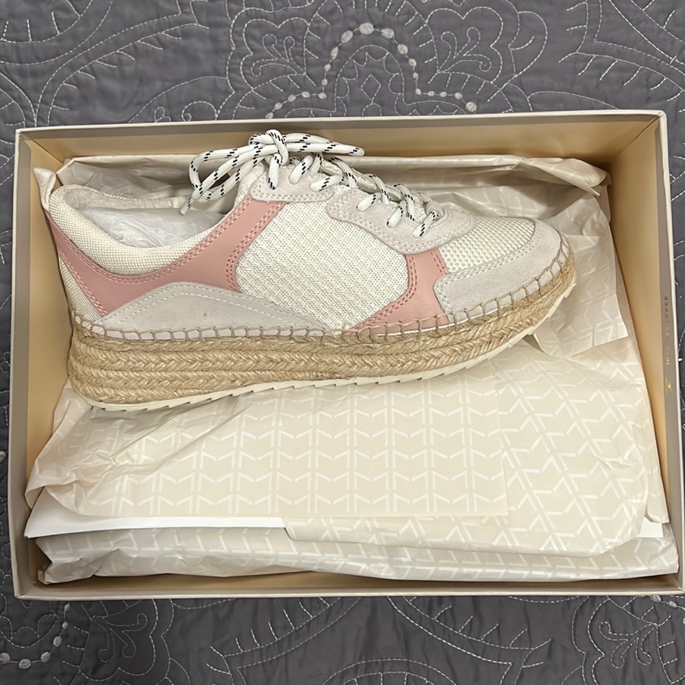 Marc Fisher Sneakers